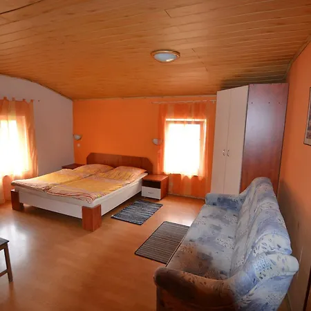 Zagroda Agroturystyczna Wiecha * Mieroszow